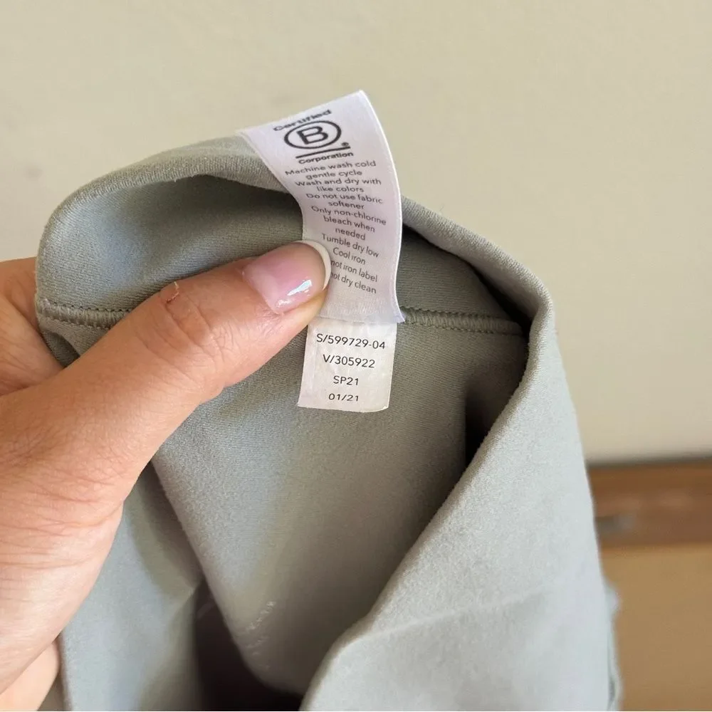 Athleta Salutation Stash Pocket II Cinch Legging Sage S